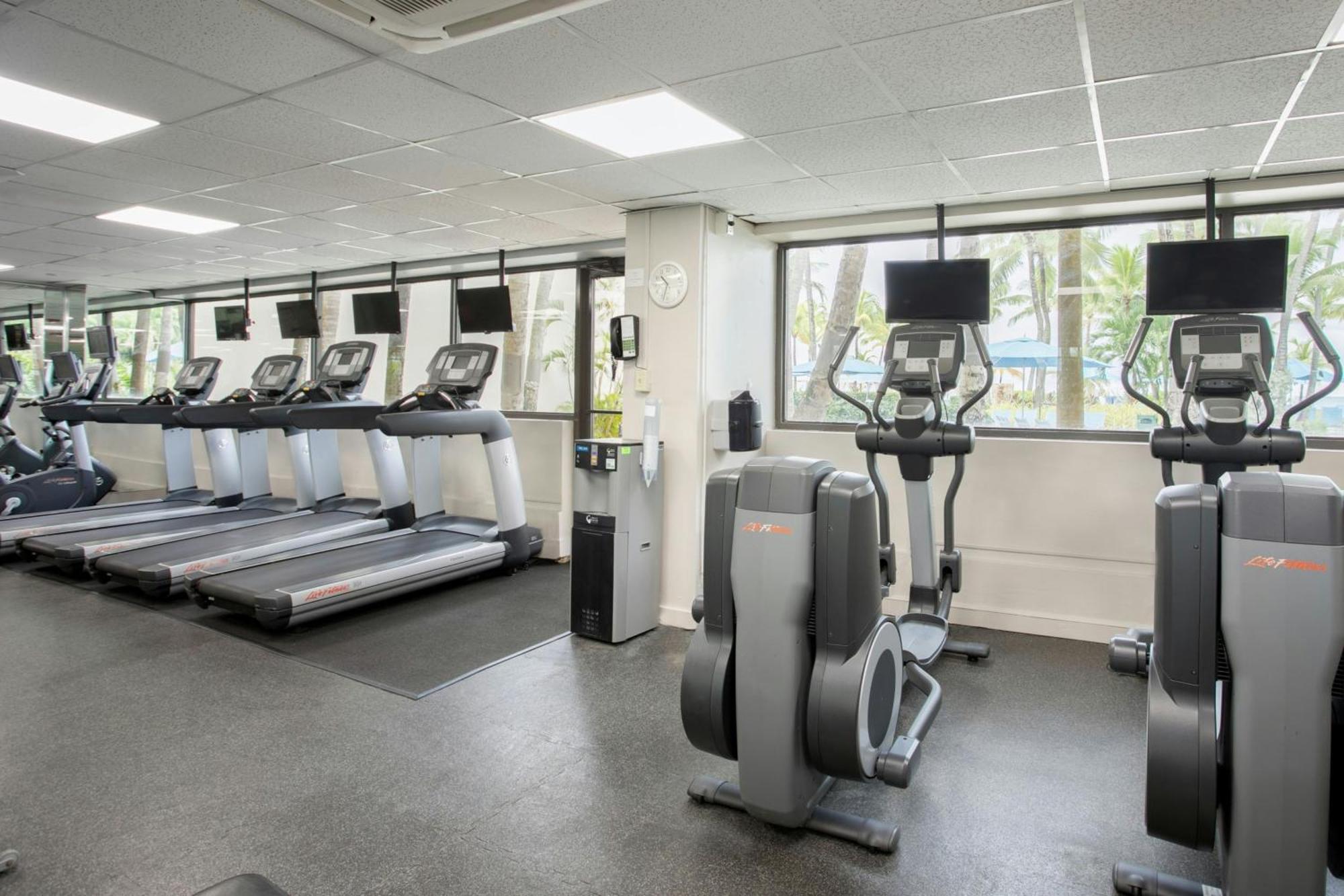 Courtyard By Marriott Isla Verde Beach Resort San Juan Ngoại thất bức ảnh