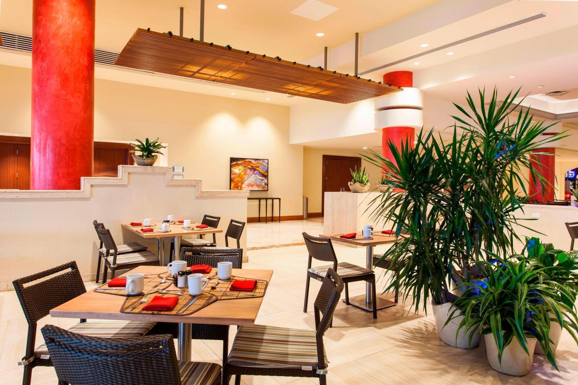 Courtyard By Marriott Isla Verde Beach Resort San Juan Ngoại thất bức ảnh