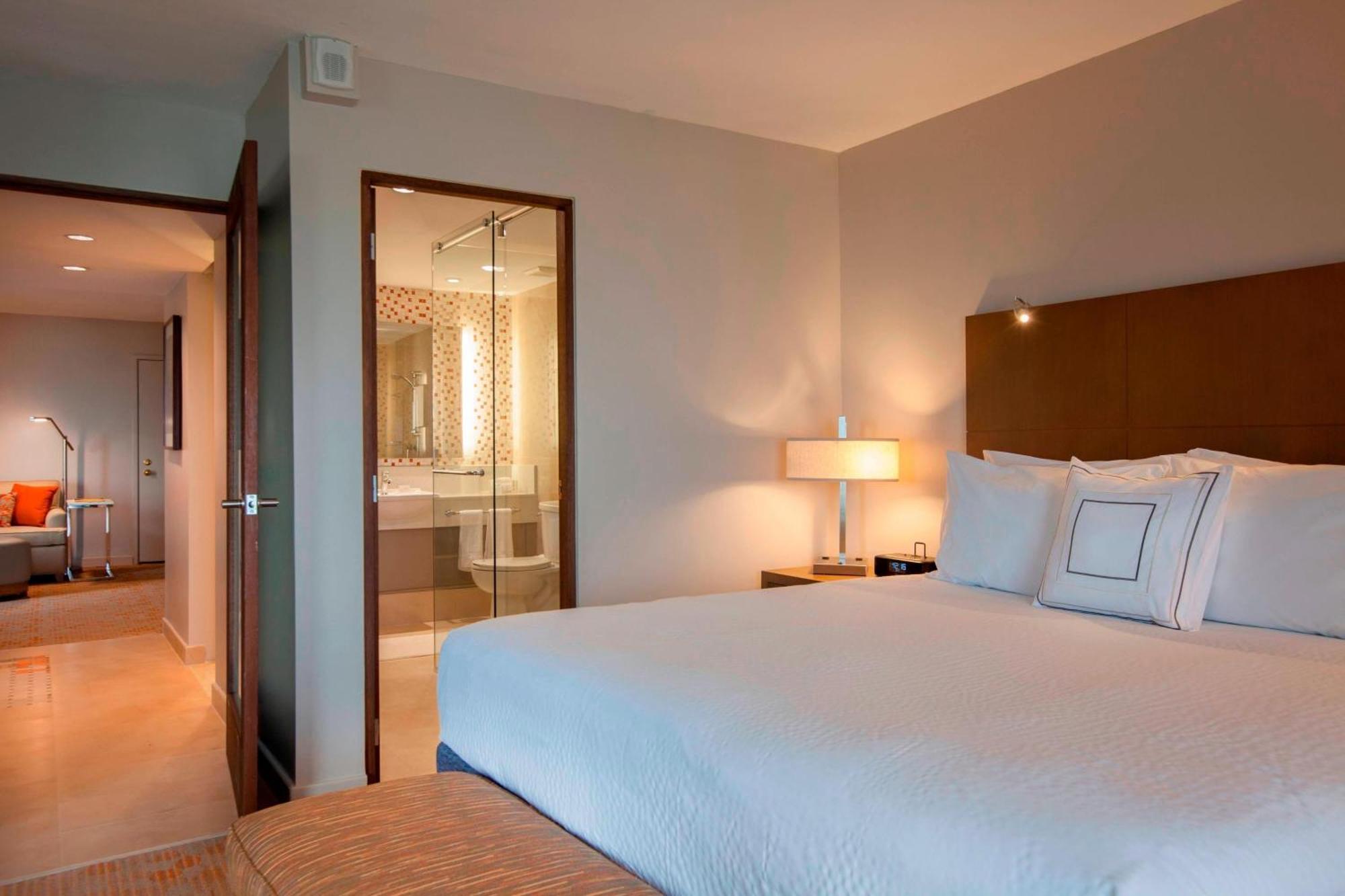 Courtyard By Marriott Isla Verde Beach Resort San Juan Ngoại thất bức ảnh