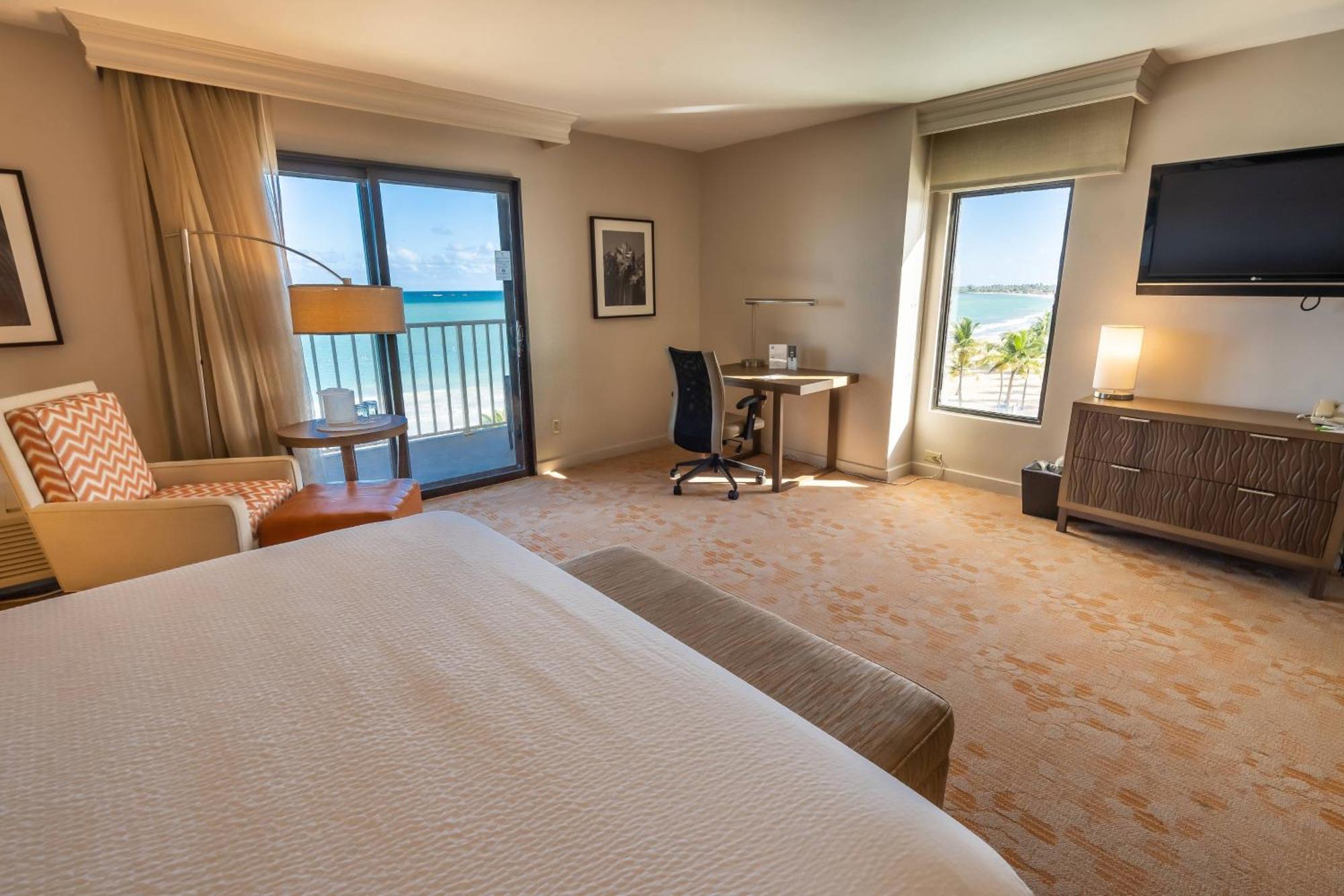 Courtyard By Marriott Isla Verde Beach Resort San Juan Ngoại thất bức ảnh