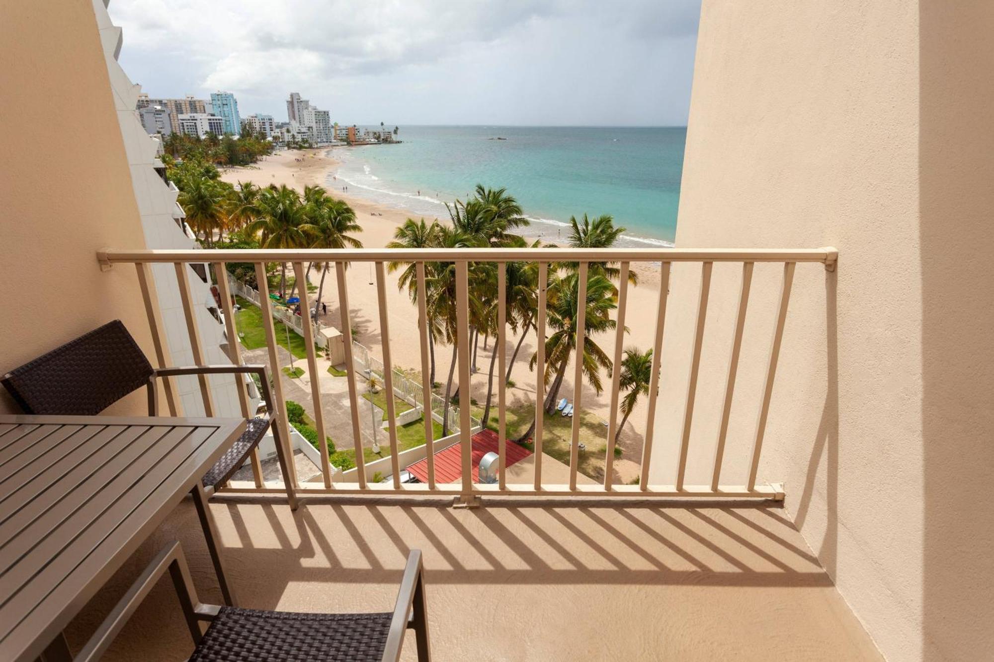 Courtyard By Marriott Isla Verde Beach Resort San Juan Ngoại thất bức ảnh