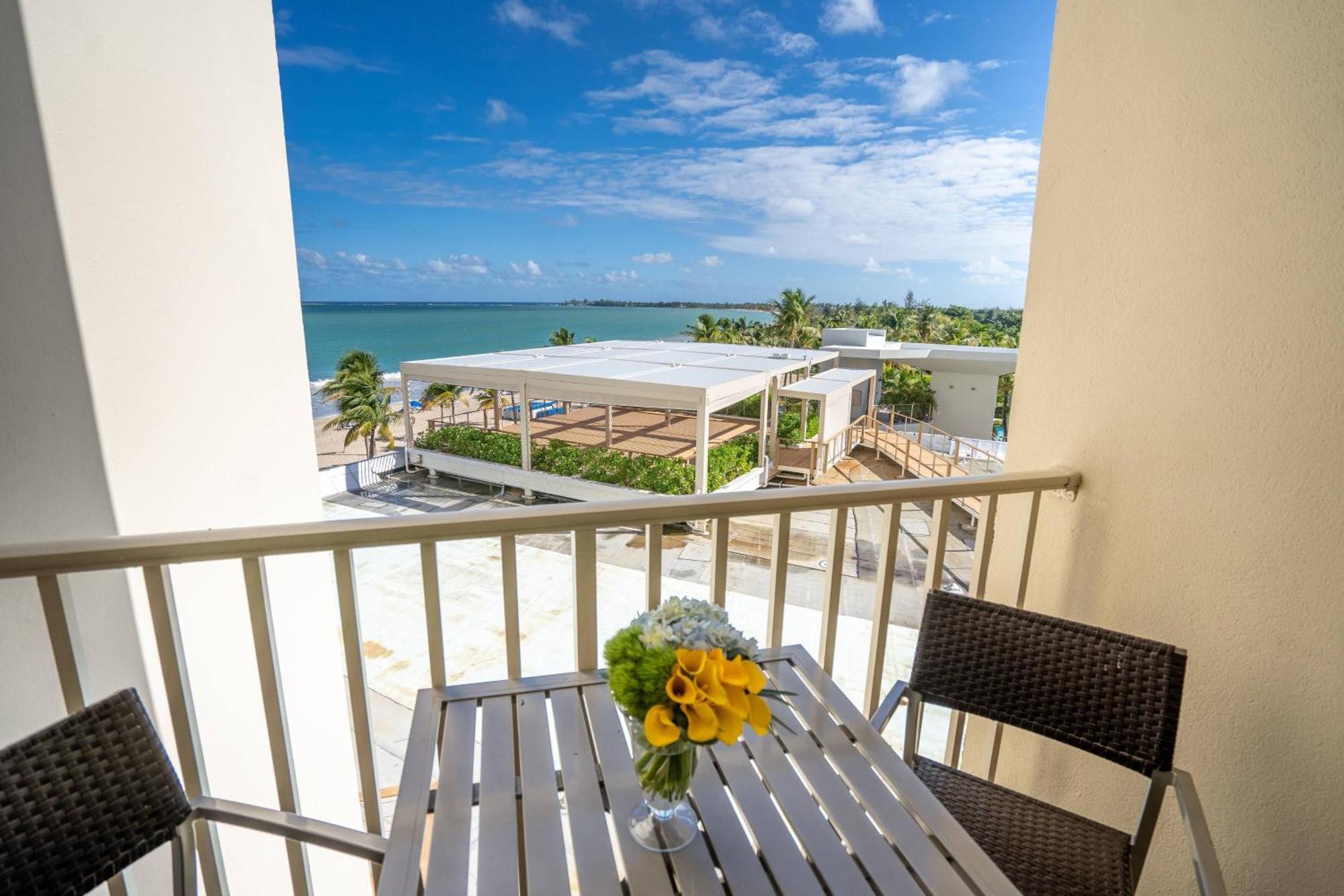Courtyard By Marriott Isla Verde Beach Resort San Juan Ngoại thất bức ảnh