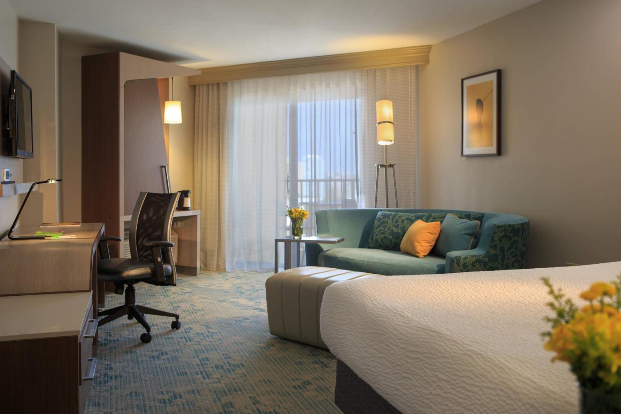 Courtyard By Marriott Isla Verde Beach Resort San Juan Ngoại thất bức ảnh