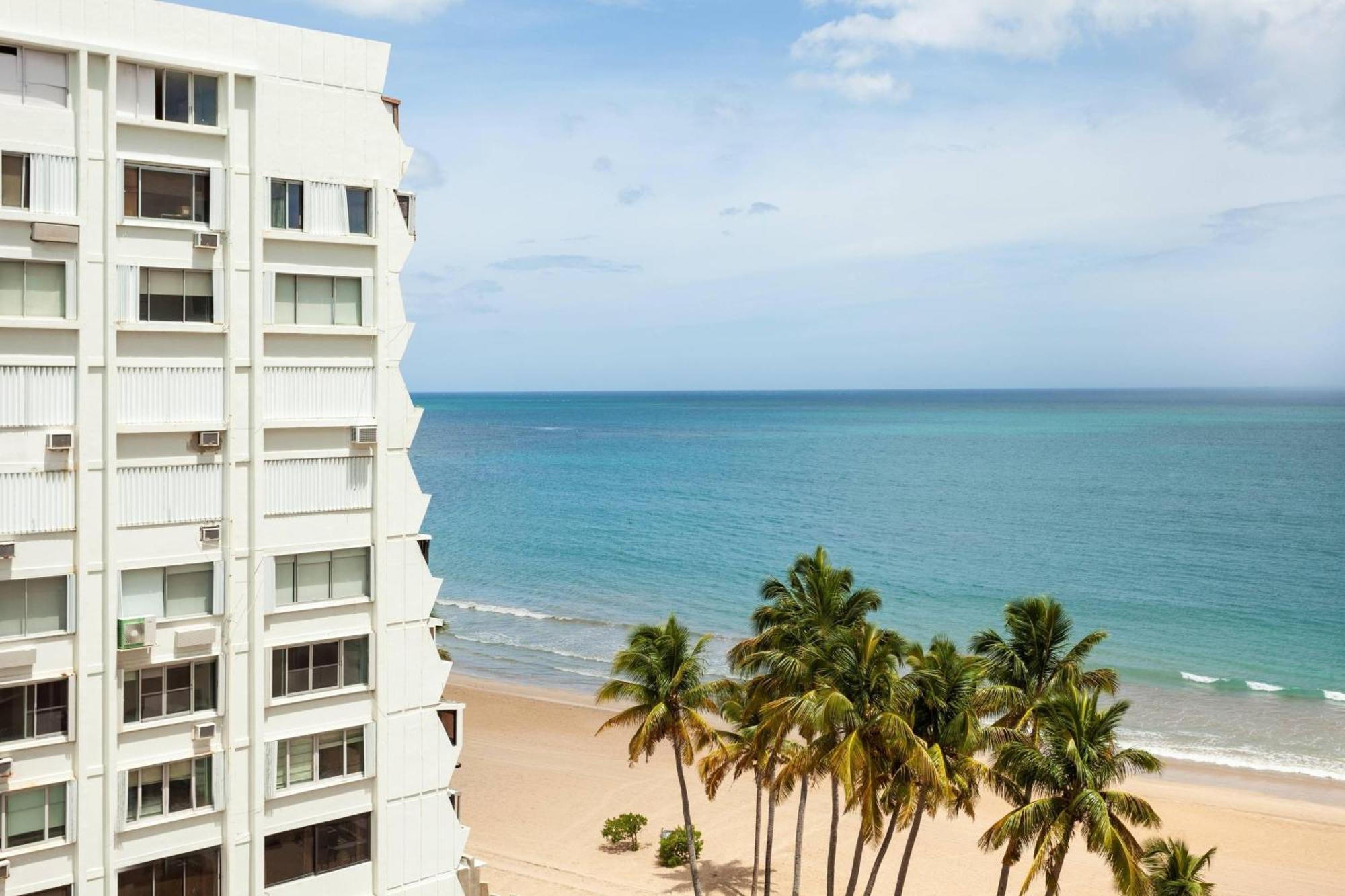 Courtyard By Marriott Isla Verde Beach Resort San Juan Ngoại thất bức ảnh